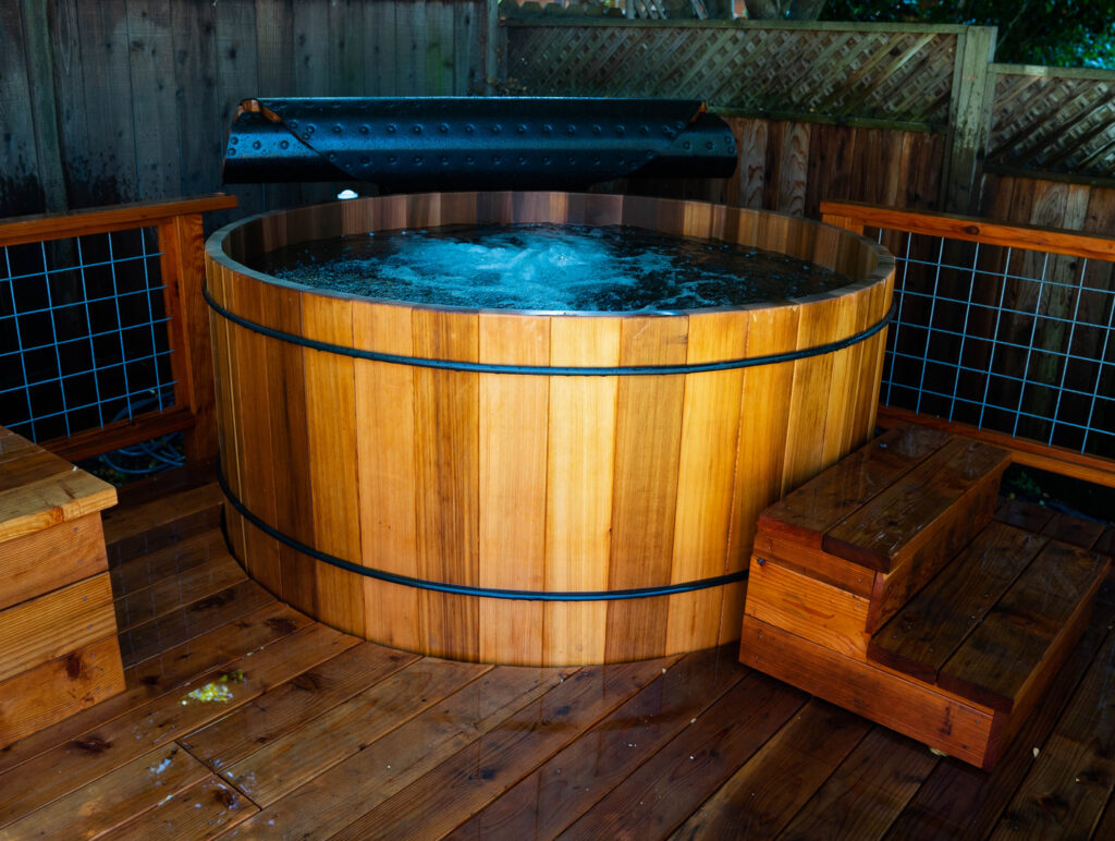 Wester Red Cedar Barrel Hot Tub